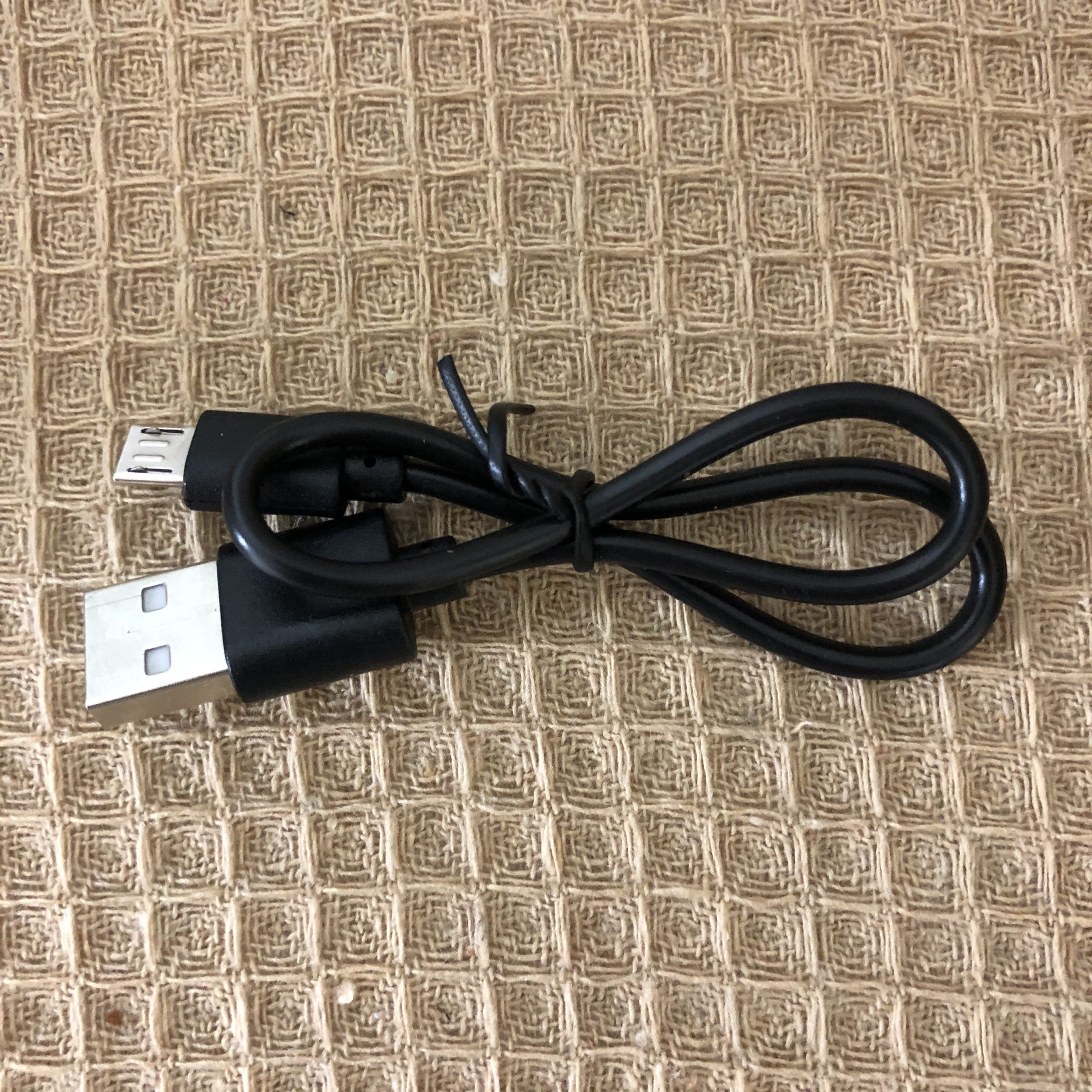 Three-TワイヤレスイヤホンV9　USB充電ケーブル